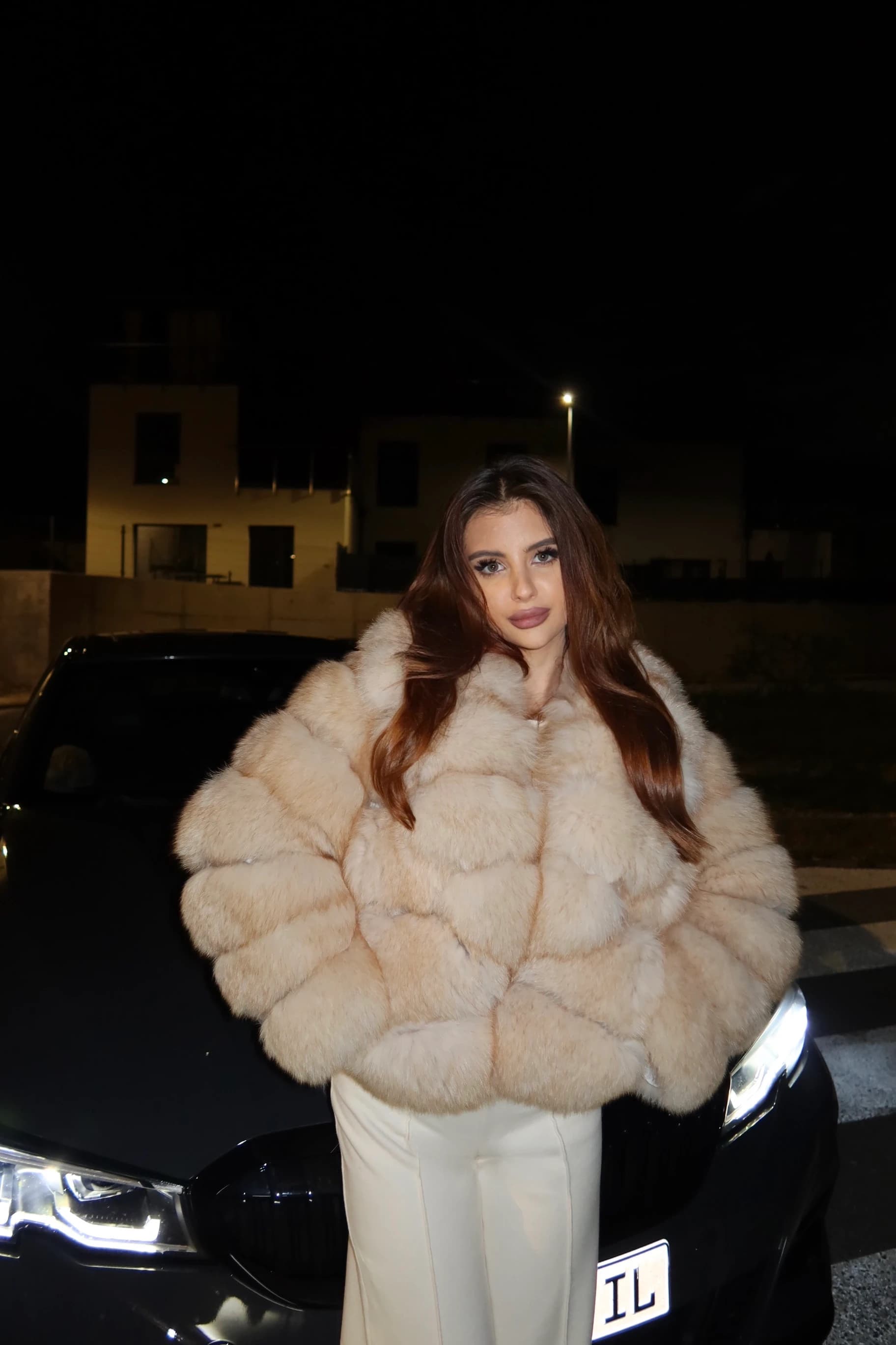 Mia v krémovom kožuchu MIA FURS